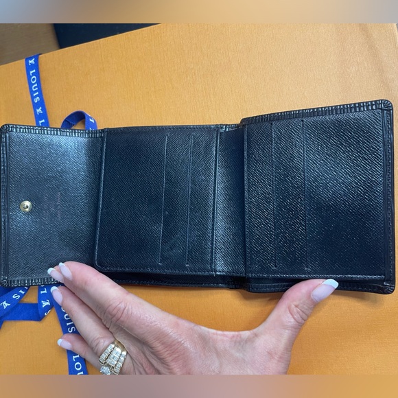 Louis Vuitton black Epi Elise wallet - authentic - Picture 2 of 5